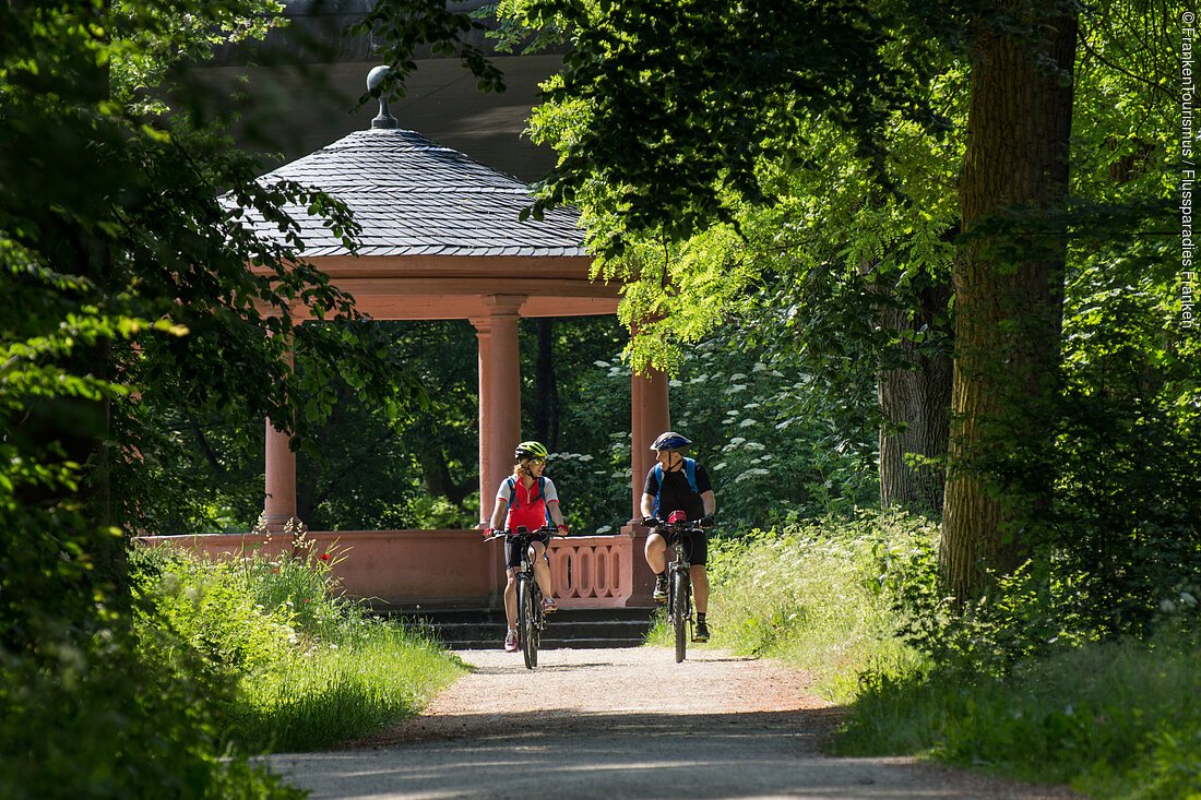 Radfahrer im Hain